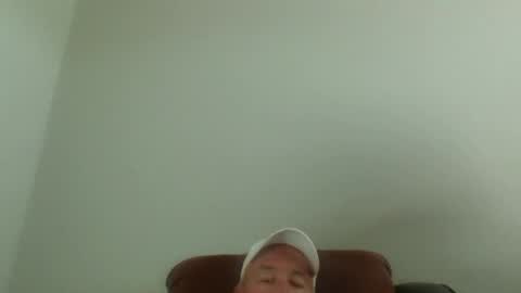 Snapshot of luv269er chatting on 04.18.26 luv269er online show from 04.18.26