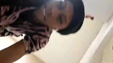 Snapshot of luvbug555 chatting on 11.12.25 luvbug555 online show from 11.12.25