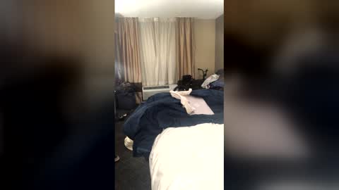 Snapshot of luvbug555 chatting on 12.21.25 luvbug555 online show from 12.21.25