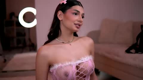 Snapshot of luvcaprice chatting on 04.18.26 Caprice online show from 04.18.26