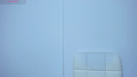 Snapshot of luvely_unique chatting on 10.09.25 Lu. online show from 10.09.25