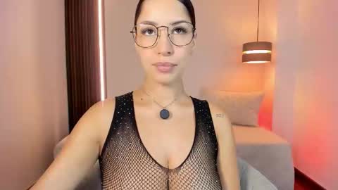 Snapshot of luvely_unique chatting on 01.08.26 Lu. online show from 01.08.26