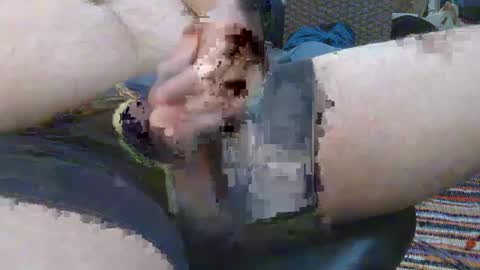 Snapshot of luvvslutss22 chatting on 10.14.25 luvvslutss22 online show from 10.14.25