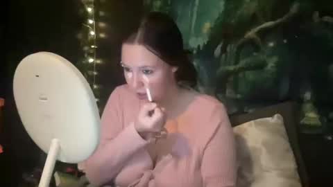 luvvvmia online show from 10.19.25