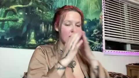 luvvvmia online show from 04.12.26