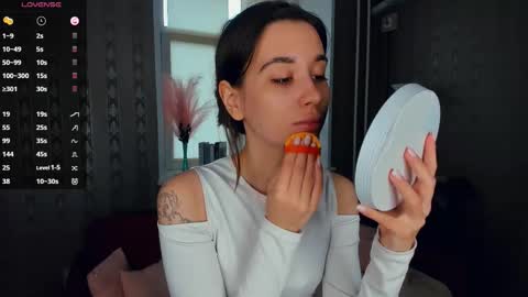 Snapshot of luvwithinn chatting on 11.25.25 Eliza online show from 11.25.25