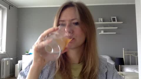 Snapshot of lux_millie chatting on 03.29.26 Millie online show from 03.29.26