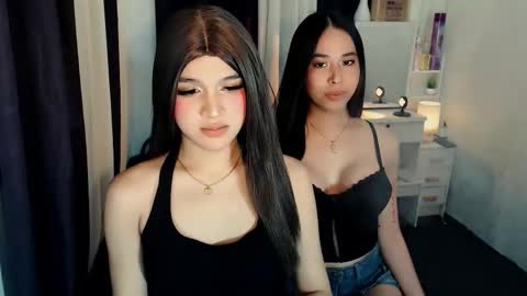 Snapshot of lux_white chatting on 10.30.25 queen lux online show from 10.30.25