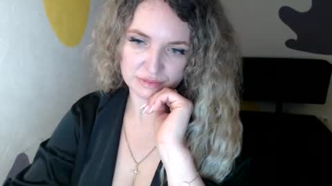 Snapshot of luxdonna chatting on 07.10.26 Donna online show from 07.10.26