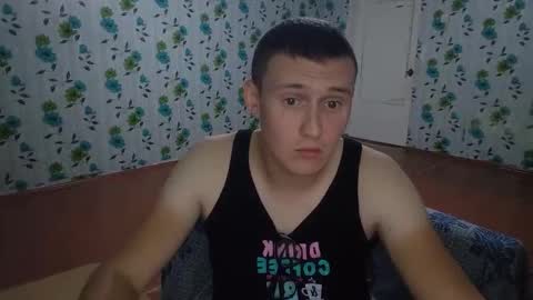 Snapshot of luxeboy_ chatting on 09.12.25 Mike online show from 09.12.25