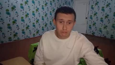 Snapshot of luxeboy_ chatting on 09.24.25 Mike online show from 09.24.25