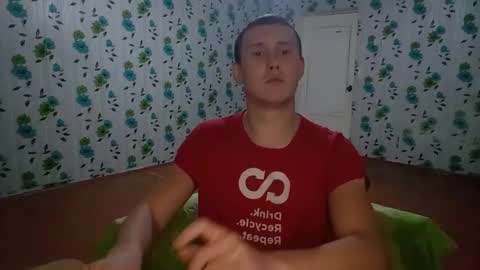 Snapshot of luxeboy_ chatting on 10.05.25 Mike online show from 10.05.25