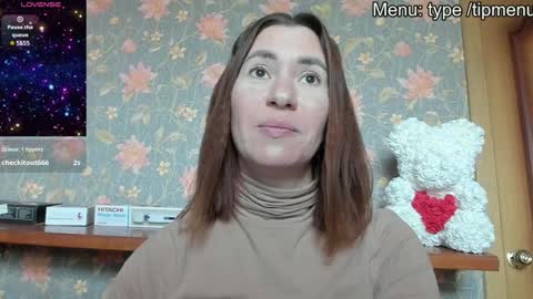 Snapshot of luxegirl67 chatting on 12.02.24 Sophie online show from 12.02.24