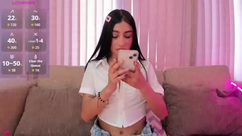 Snapshot of lya_brown chatting on 06.12.26 lya_brown online show from 06.12.26