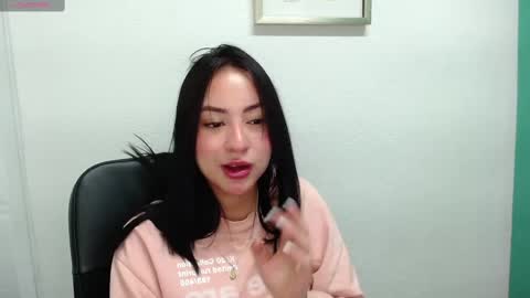 Snapshot of lya_levine chatting on 02.28.25 Lya online show from 02.28.25