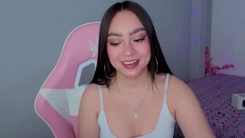 Snapshot of lya_levine chatting on 11.18.25 Lya online show from 11.18.25