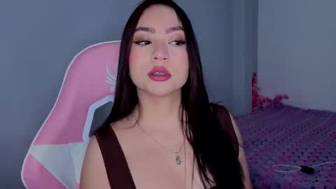 Snapshot of lya_levine chatting on 11.25.25 Lya online show from 11.25.25