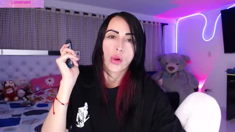 Snapshot of lyann_ chatting on 10.05.25 Lyann online show from 10.05.25