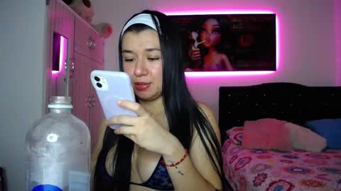 Snapshot of lyda20 chatting on 11.17.25 lyda online show from 11.17.25