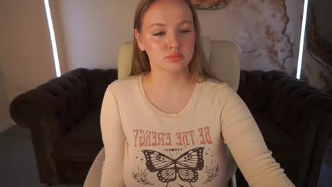 Snapshot of lylanimfa chatting on 12.06.24 lylanimfa online show from 12.06.24