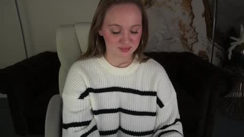 Snapshot of lylanimfa chatting on 12.11.24 lylanimfa online show from 12.11.24