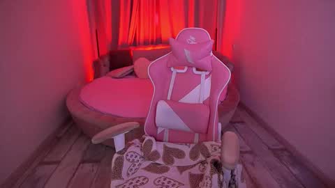 Snapshot of lylanimfa chatting on 09.13.25 lylanimfa online show from 09.13.25