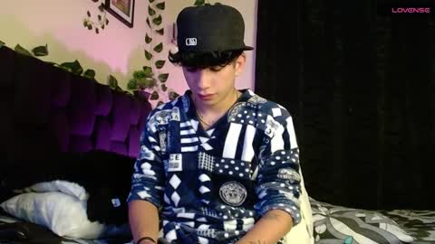 Lyle Bennett Freelance Model online show from 02.17.25