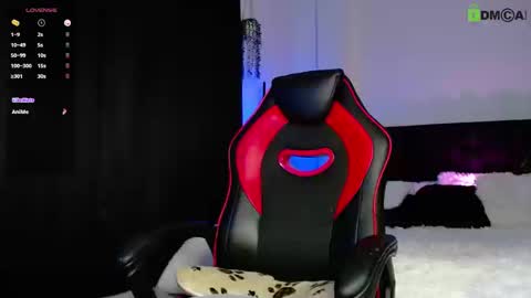 Lyle Bennett Freelance Model online show from 09.11.25