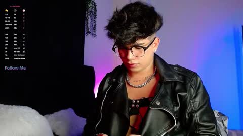 Lyle Bennett Freelance Model online show from 10.28.25