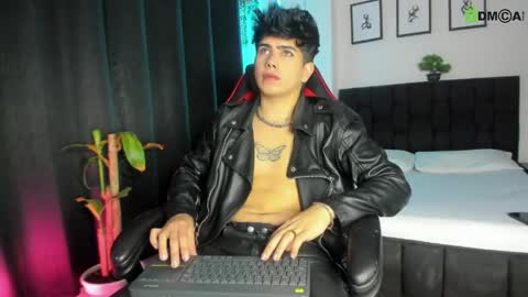 Snapshot of lylebennett_ chatting on 05.24.26 Lyle Bennett Freelance Model online show from 05.24.26