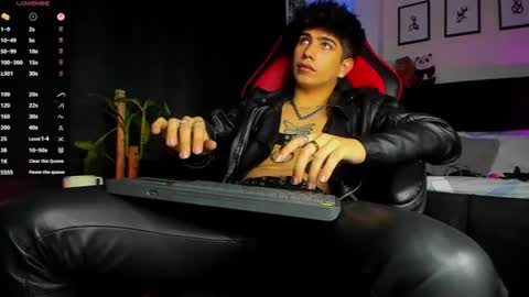 Lyle Bennett Freelance Model online show from 07.28.26