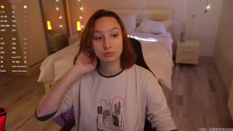 Snapshot of lylianrosse chatting on 11.16.25 Lylian online show from 11.16.25