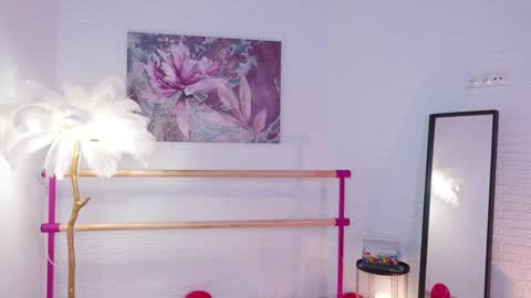 Snapshot of lyly_loveyou chatting on 02.18.25 Lyly online show from 02.18.25