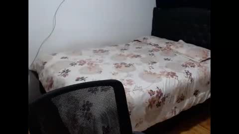 Snapshot of lynaskyyny chatting on 03.13.26 lyna online show from 03.13.26