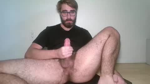 Snapshot of lynchian14 chatting on 10.05.25 lynchian14 online show from 10.05.25