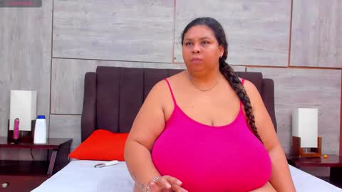 Snapshot of lynn_and_esteban chatting on 03.07.25 Lynn jonnes online show from 03.07.25