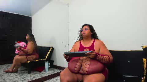 Snapshot of lynn_and_esteban chatting on 05.27.26 Lynn jonnes online show from 05.27.26