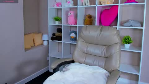 Lynn online show from 09.25.25