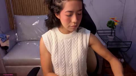 Snapshot of lynn_turner_ chatting on 02.04.26 lynn_turner_ online show from 02.04.26