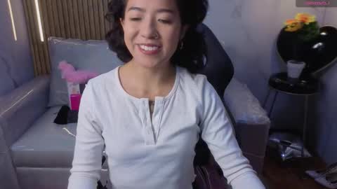 Snapshot of lynn_turner_ chatting on 02.28.26 lynn_turner_ online show from 02.28.26