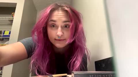 Lynn  online show from 12.18.25