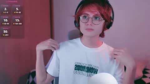 Snapshot of lyodass chatting on 02.25.25 Lyodass online show from 02.25.25