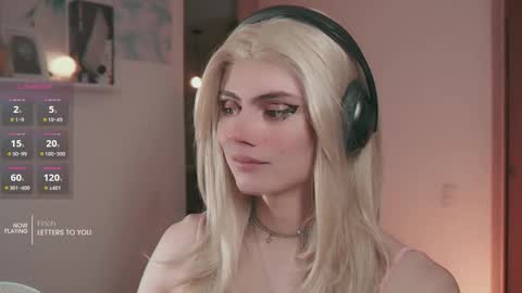 Snapshot of lyodass chatting on 09.24.25 Lyodass online show from 09.24.25