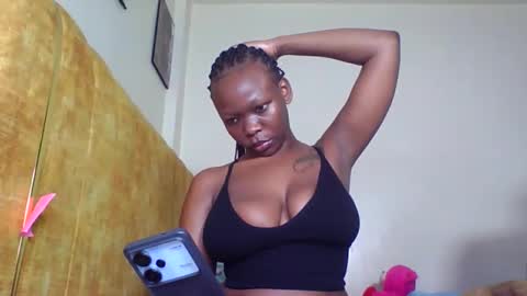 Snapshot of lyra102 chatting on 09.26.25 Lyra online show from 09.26.25