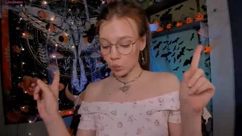 Lyra online show from 10.26.25