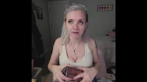 Snapshot of lyragreene chatting on 01.18.26 Lyra Greene online show from 01.18.26