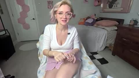 Snapshot of lyragreene chatting on 02.02.26 Lyra Greene online show from 02.02.26