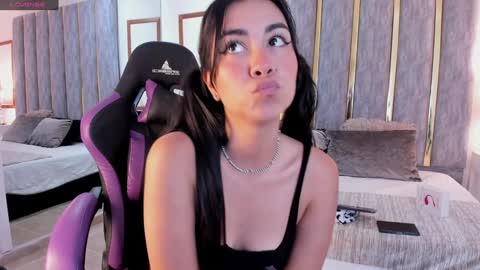 Lizzy smith  online show from 02.05.25