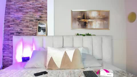 Lizzy smith  online show from 10.11.25