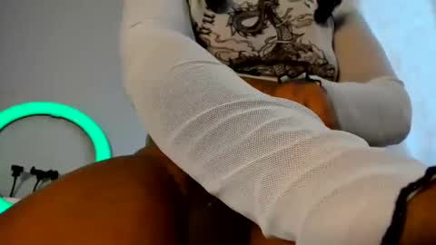 Snapshot of m1tsur1 chatting on 09.14.25 eimy- acuarius online show from 09.14.25